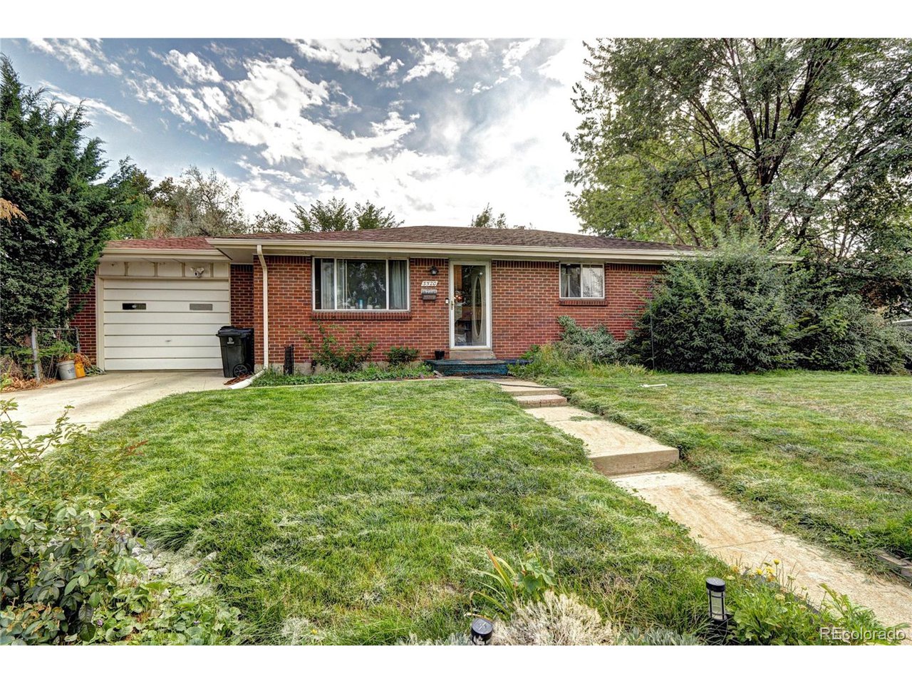 3520 W Hoye Pl