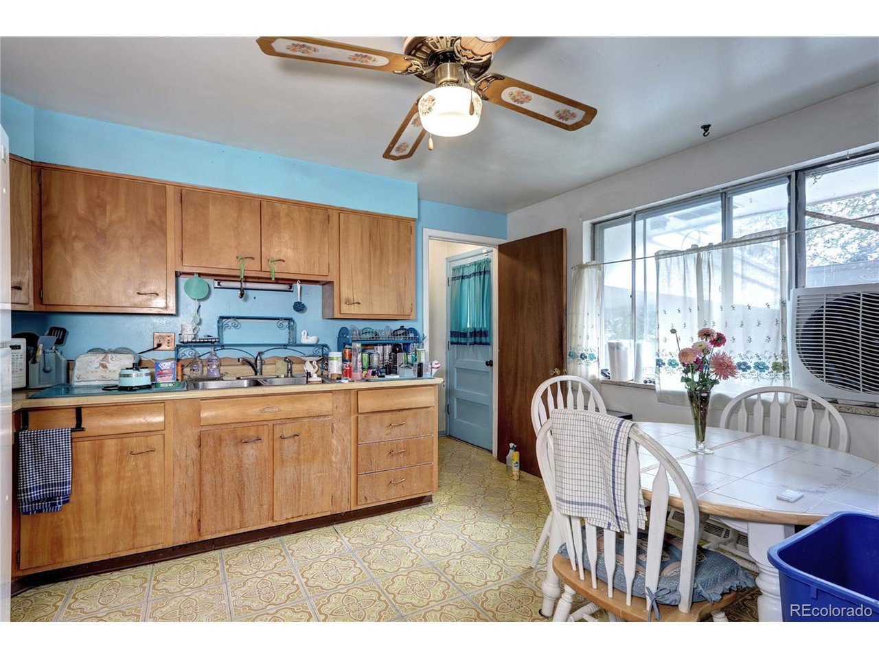 3520 W Hoye Pl