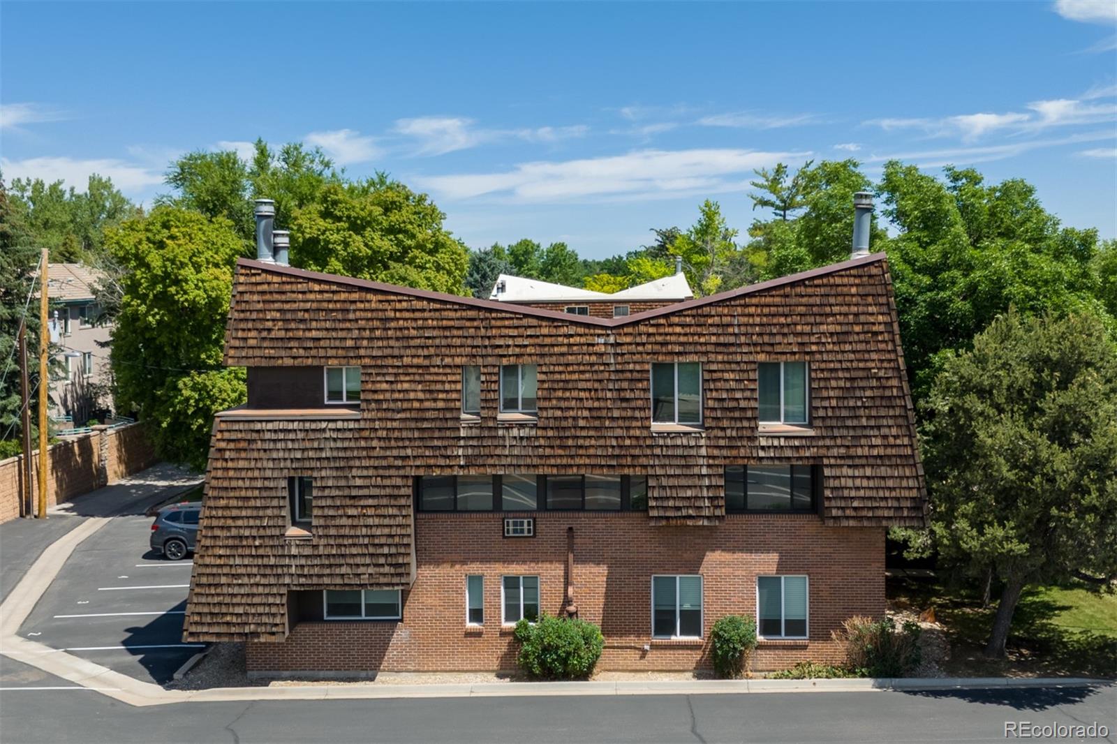 745 Thomas Drive Unit: 2
