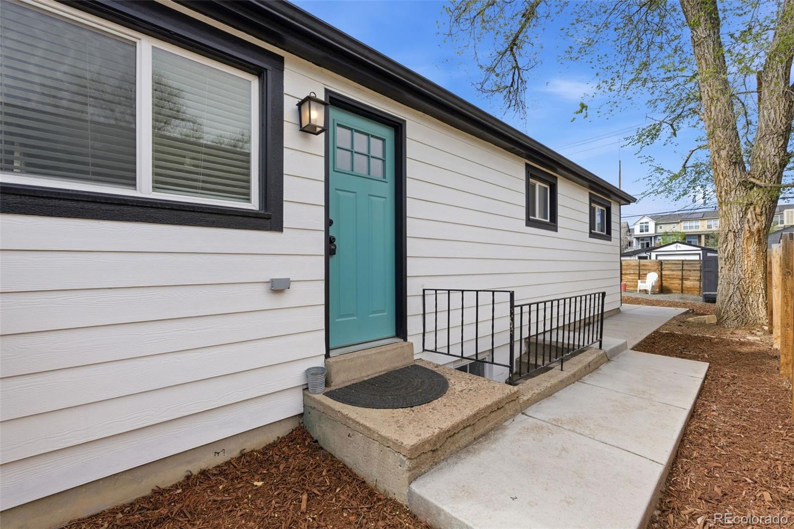 2811-2813 S Delaware Street