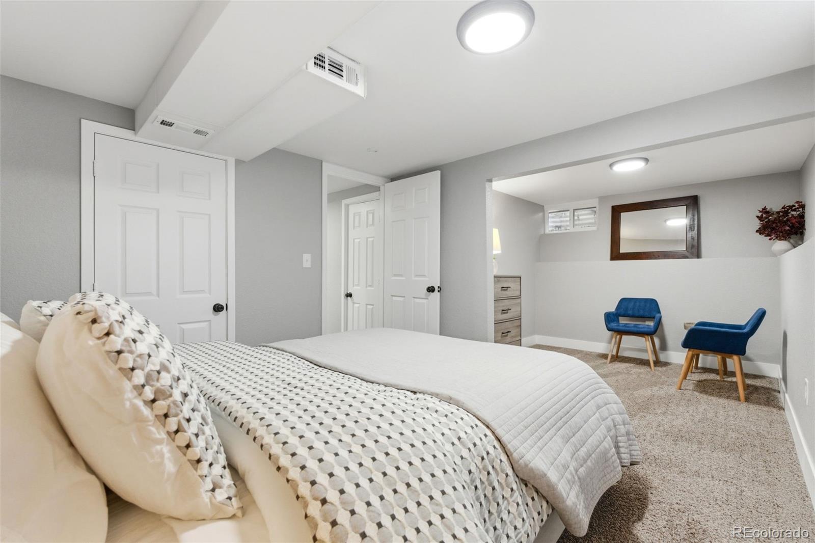 2811-2813 S Delaware Street