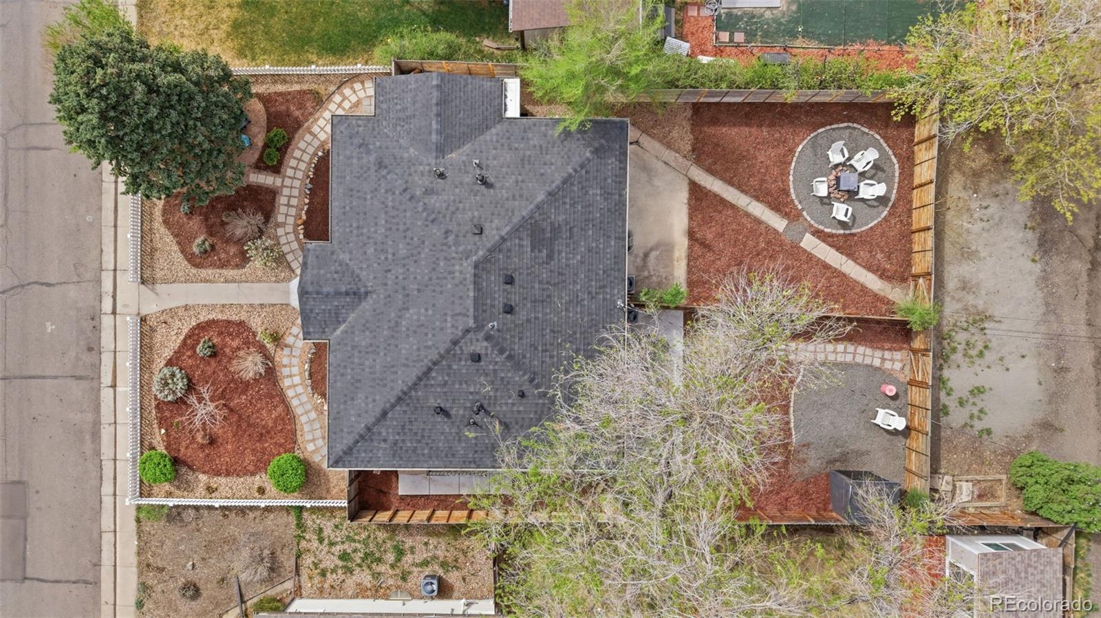 2811-2813 S Delaware Street