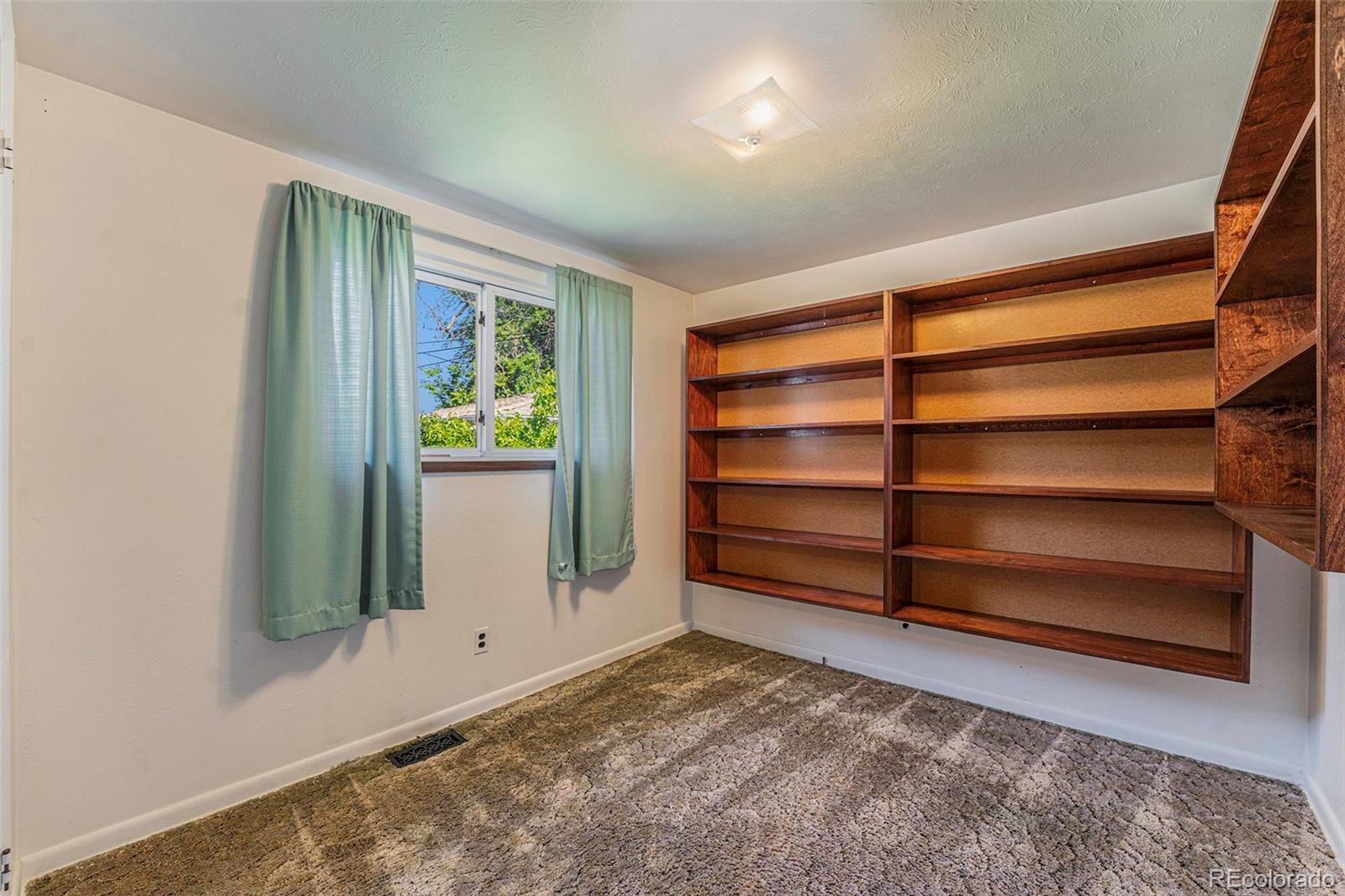 8951 Ithaca Way