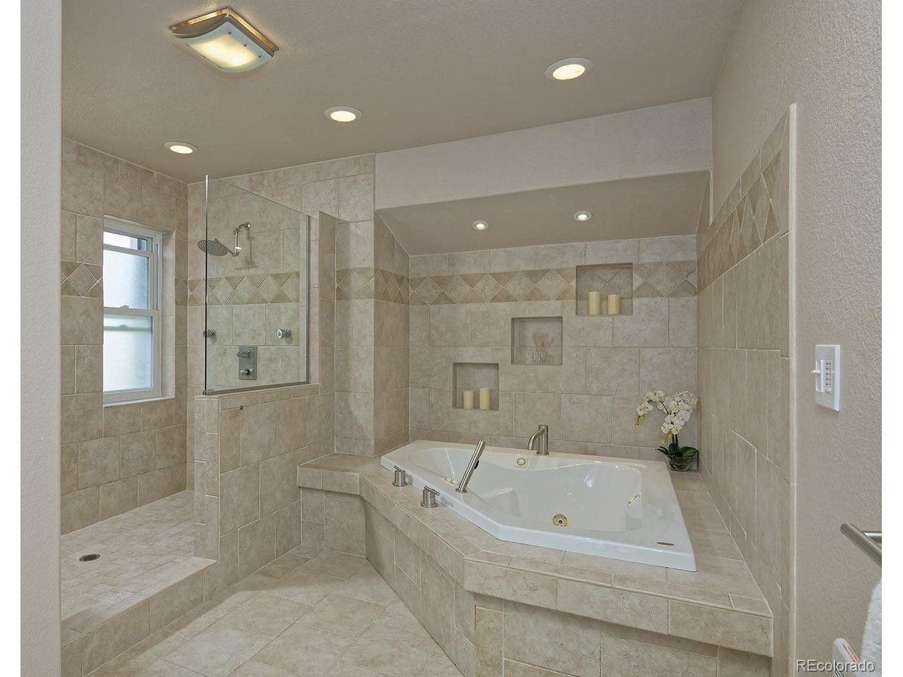 6641 Golf Club Dr