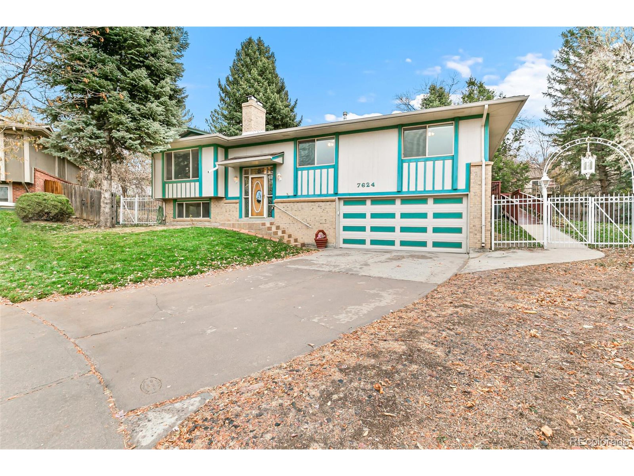 7624 E Colgate Pl