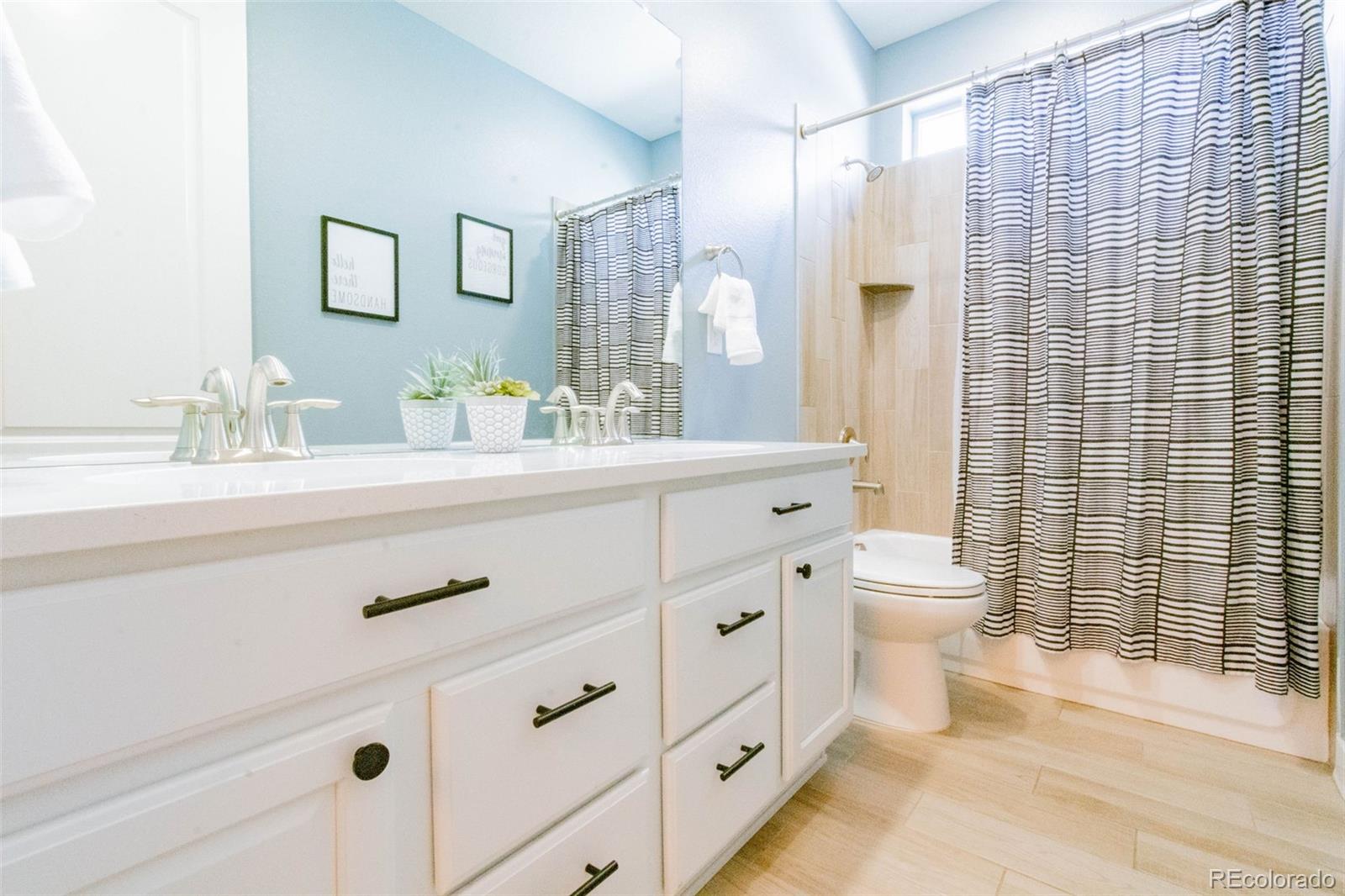 8267 Arapahoe Peak Street