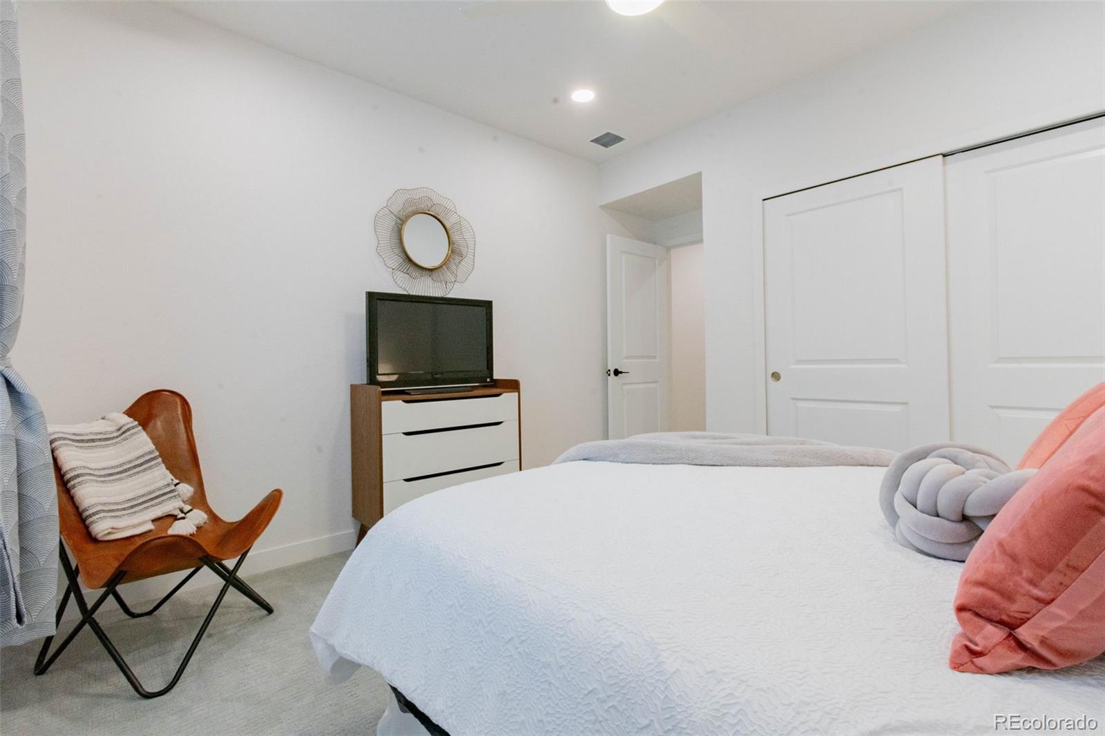 8267 Arapahoe Peak Street