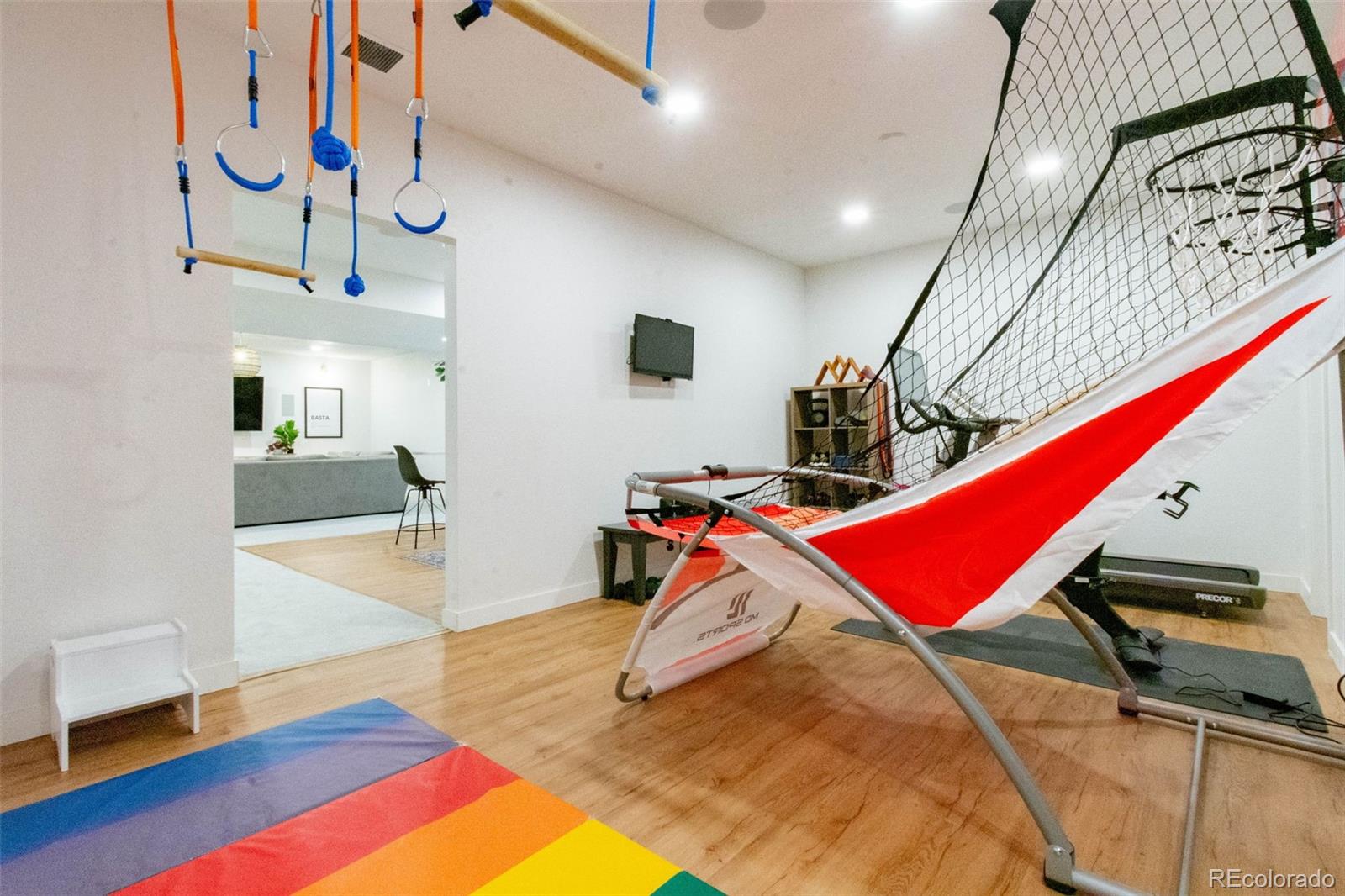 8267 Arapahoe Peak Street