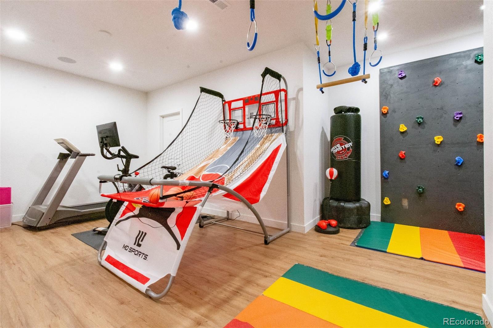 8267 Arapahoe Peak Street