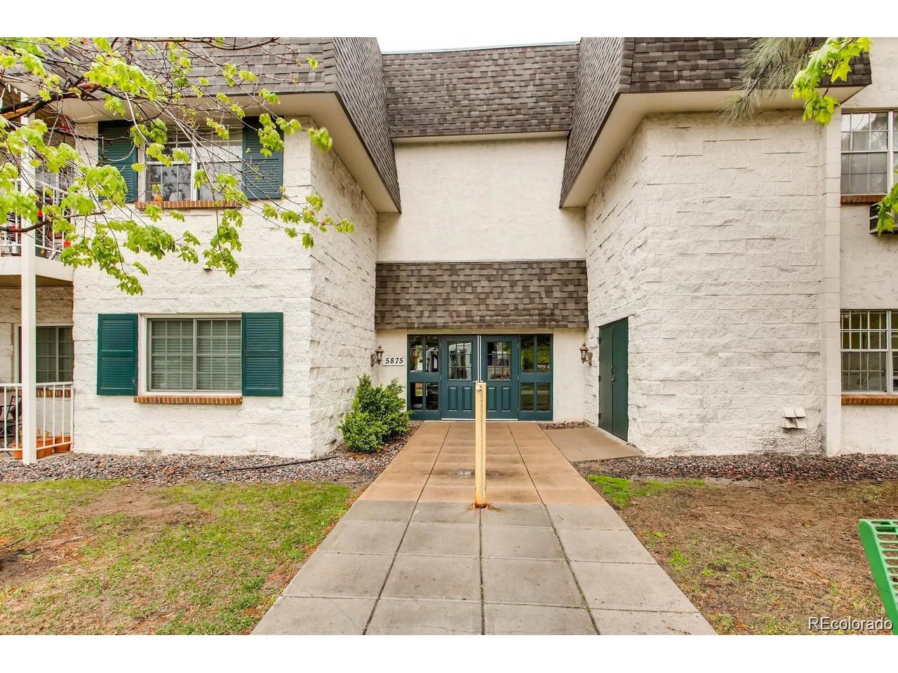 5875 E Iliff Ave 306