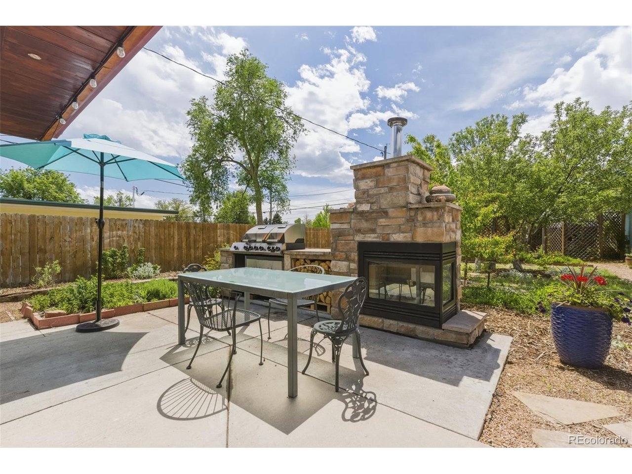 1215 Rosemary St