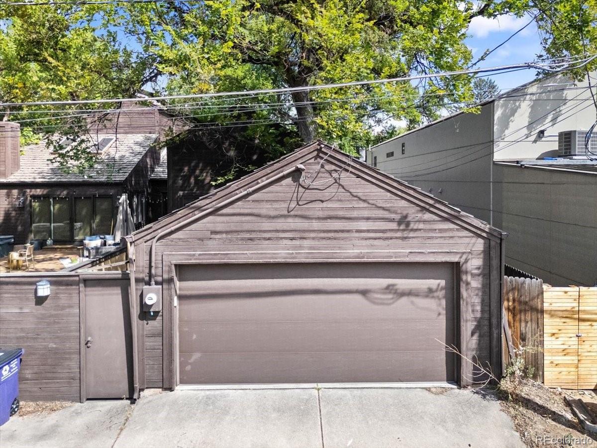 565 Steele Street