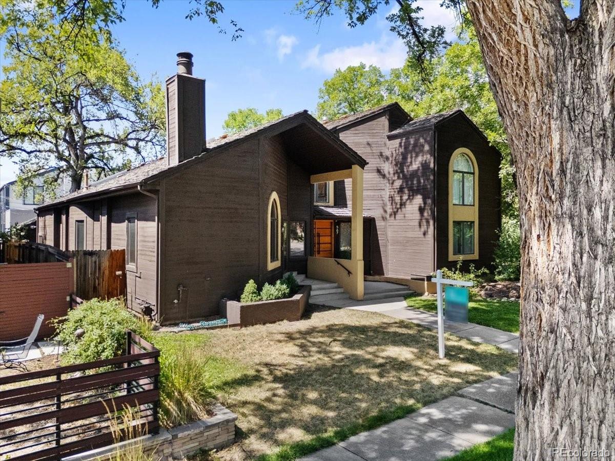 565 Steele Street