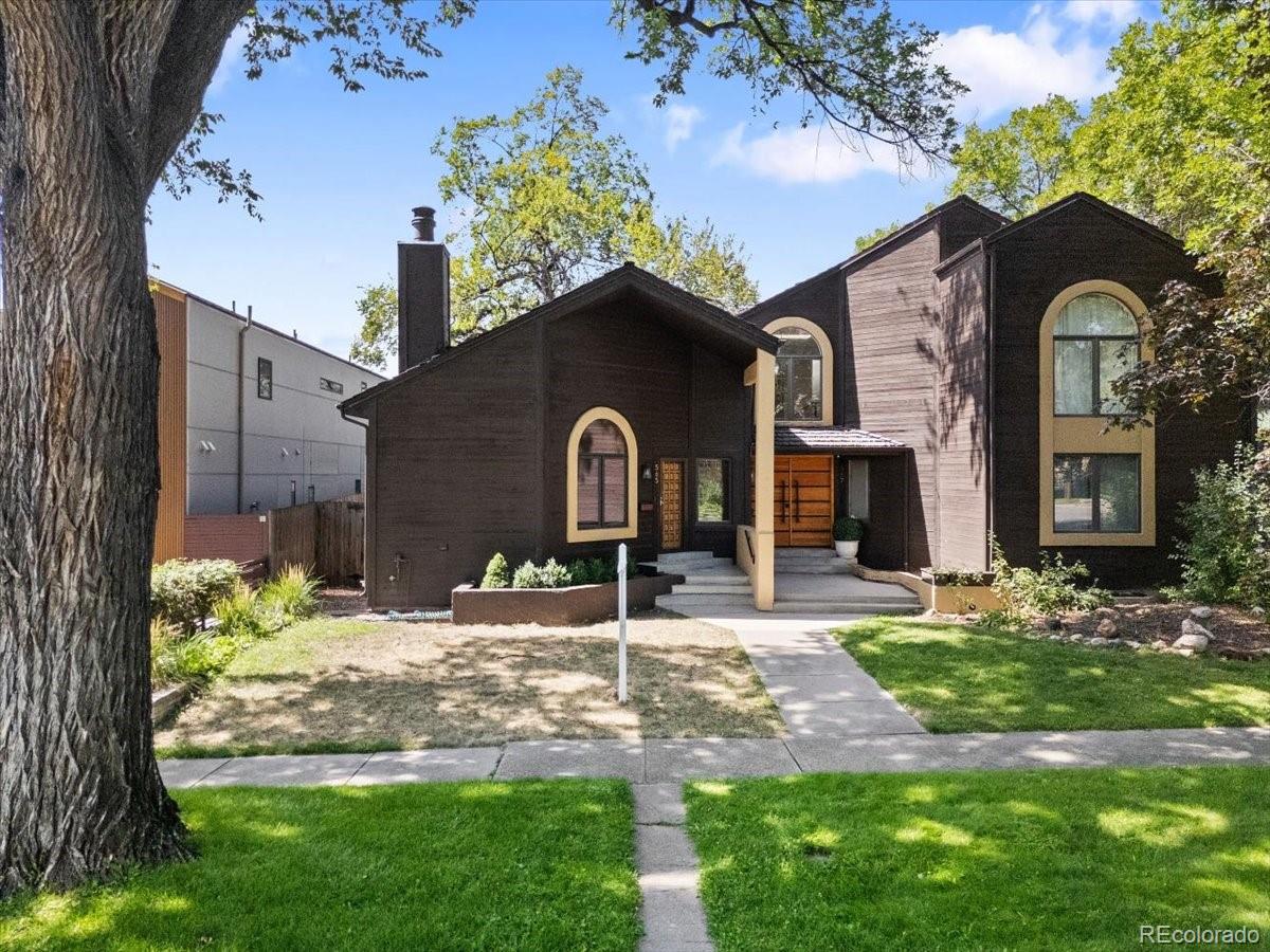 565 Steele Street