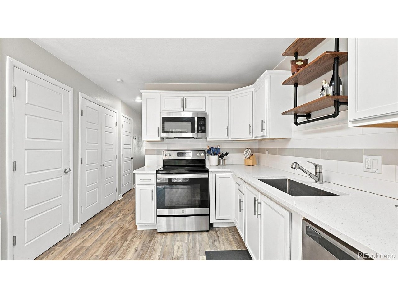 73 S Sable Blvd D16