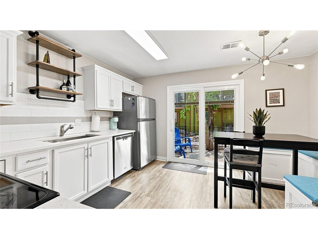 73 S Sable Blvd D16