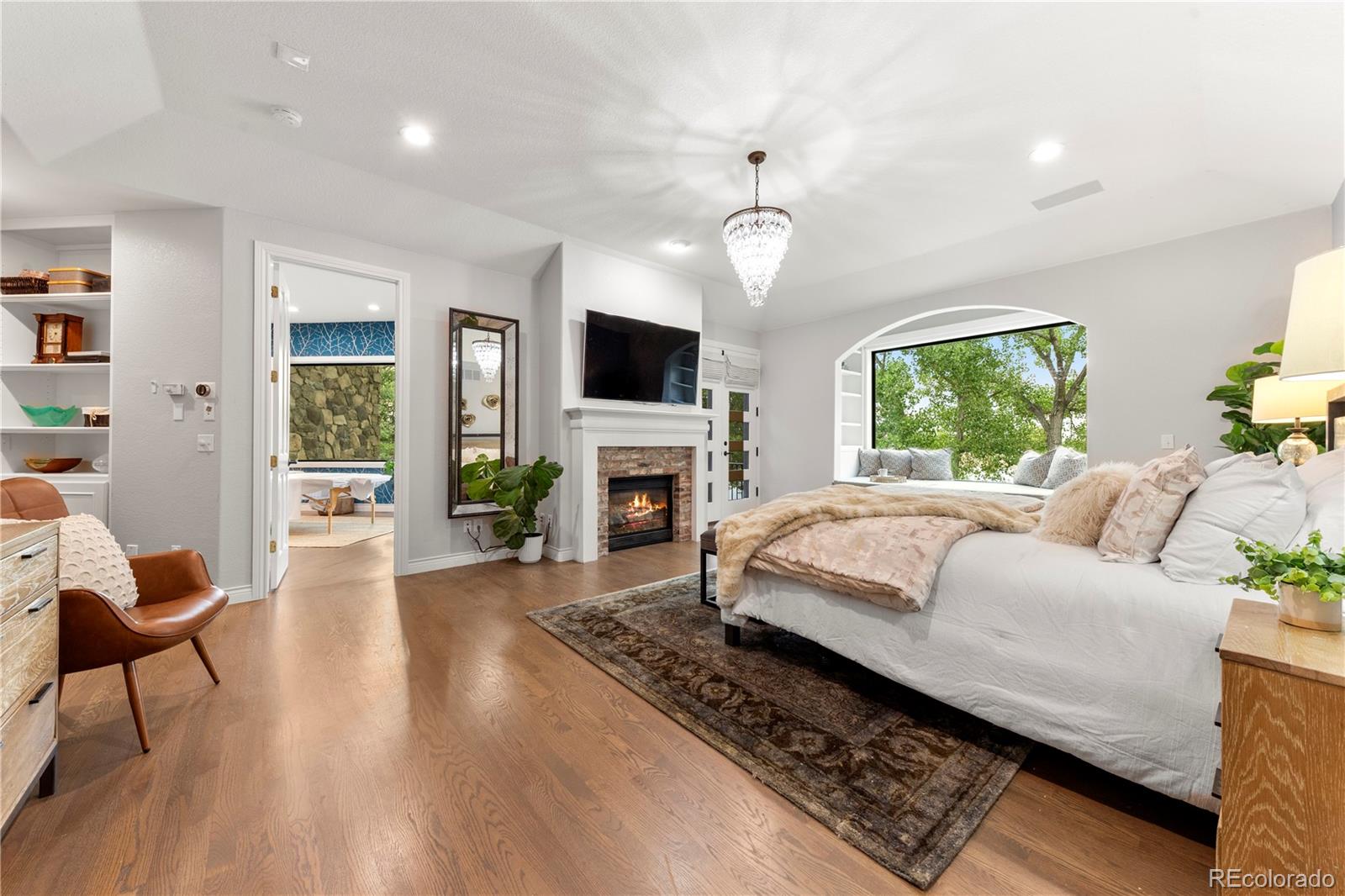 6533 W Prentice Avenue