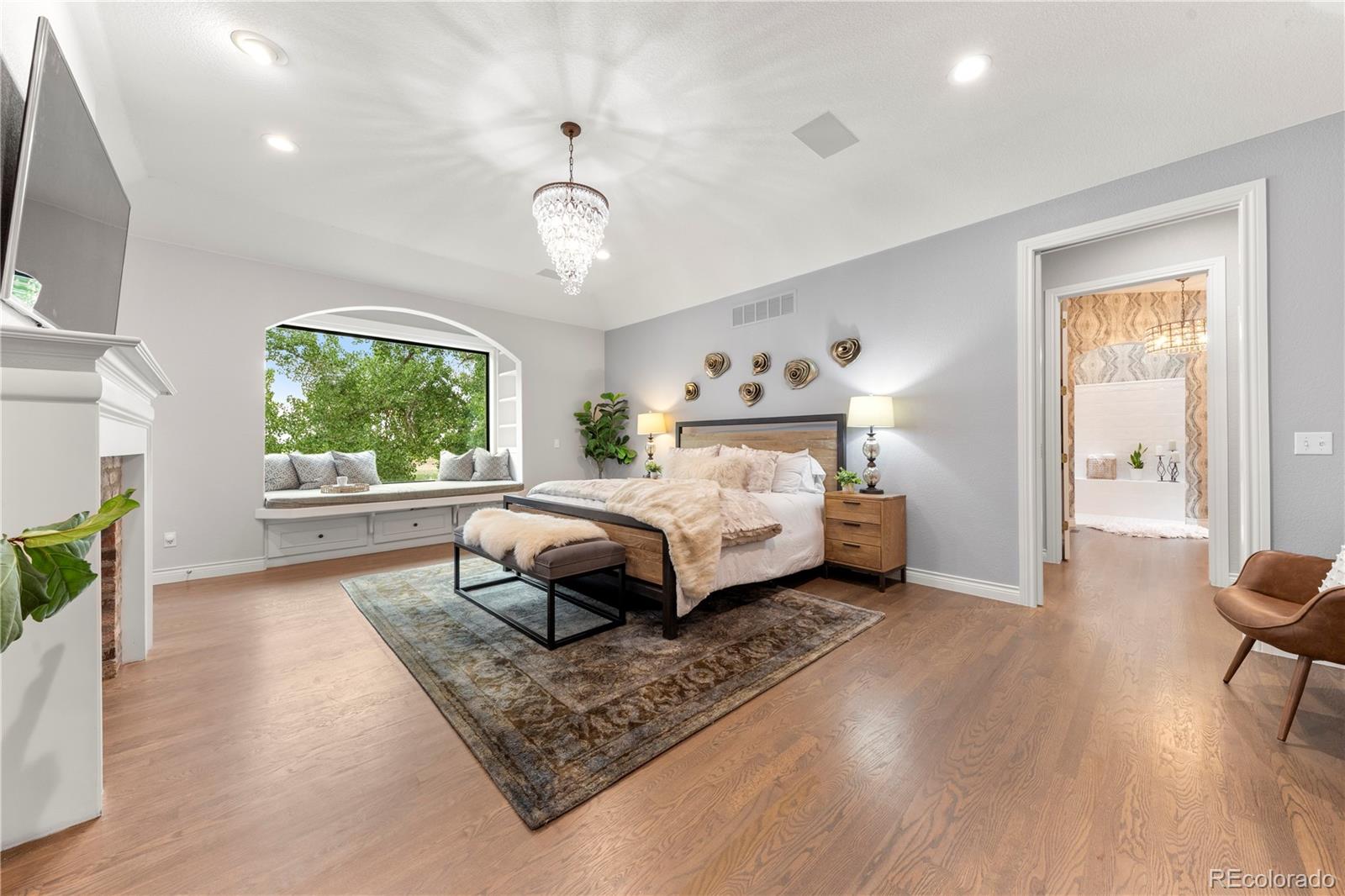 6533 W Prentice Avenue