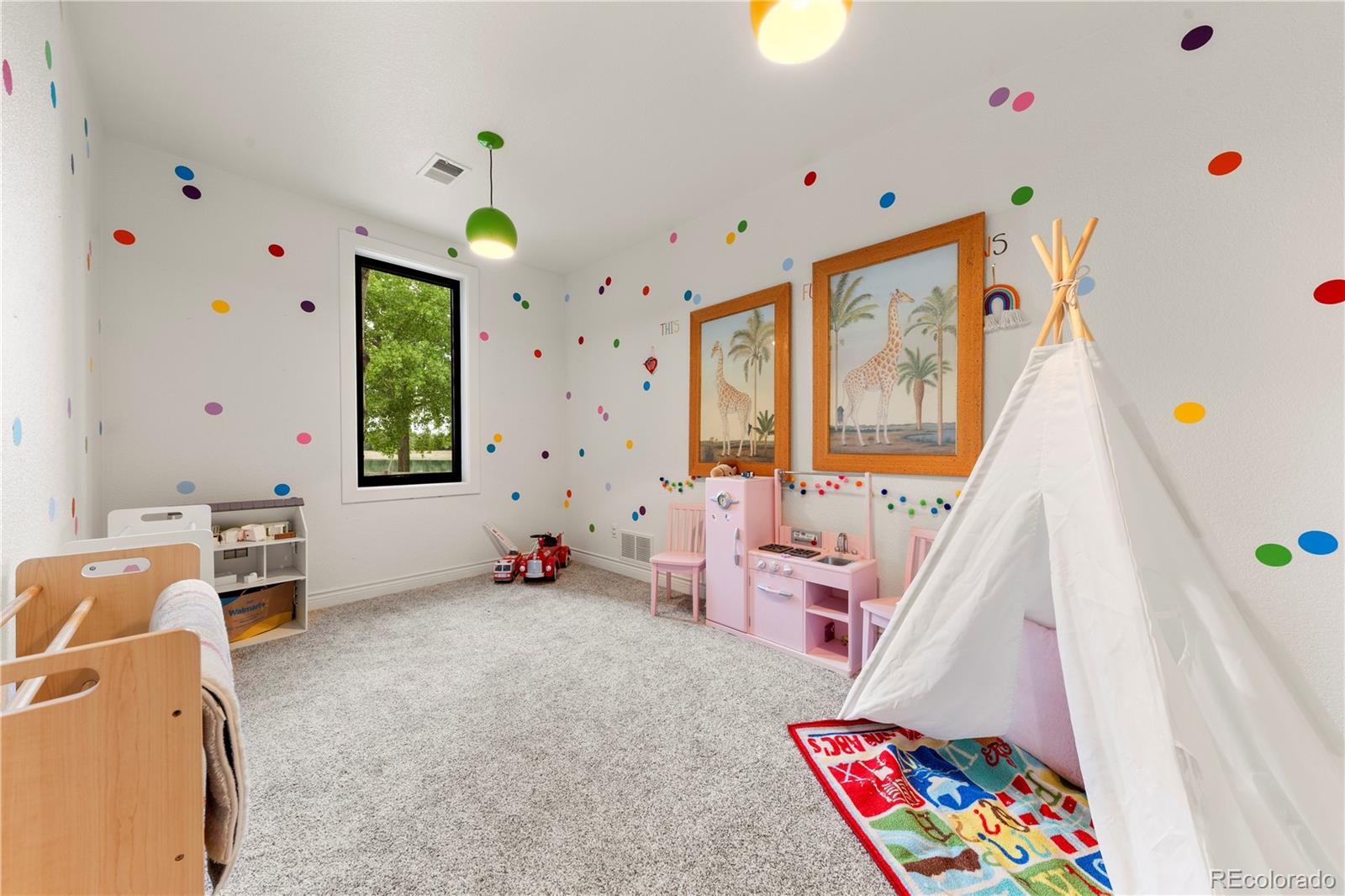 6533 W Prentice Avenue