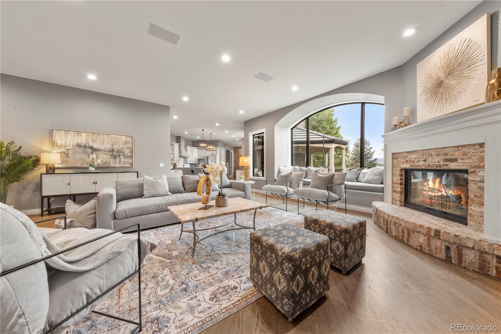 6533 W Prentice Avenue