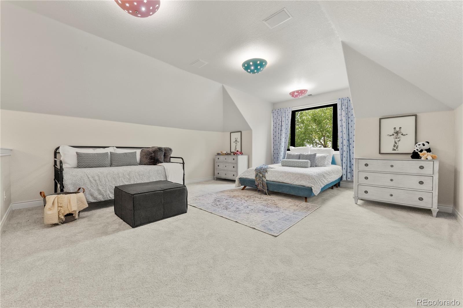 6533 W Prentice Avenue