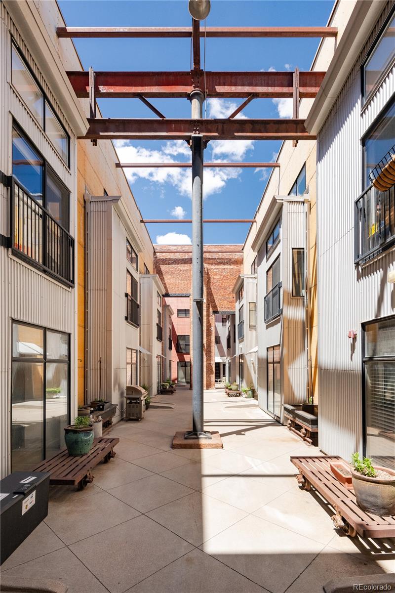 3225 Blake Unit: 27