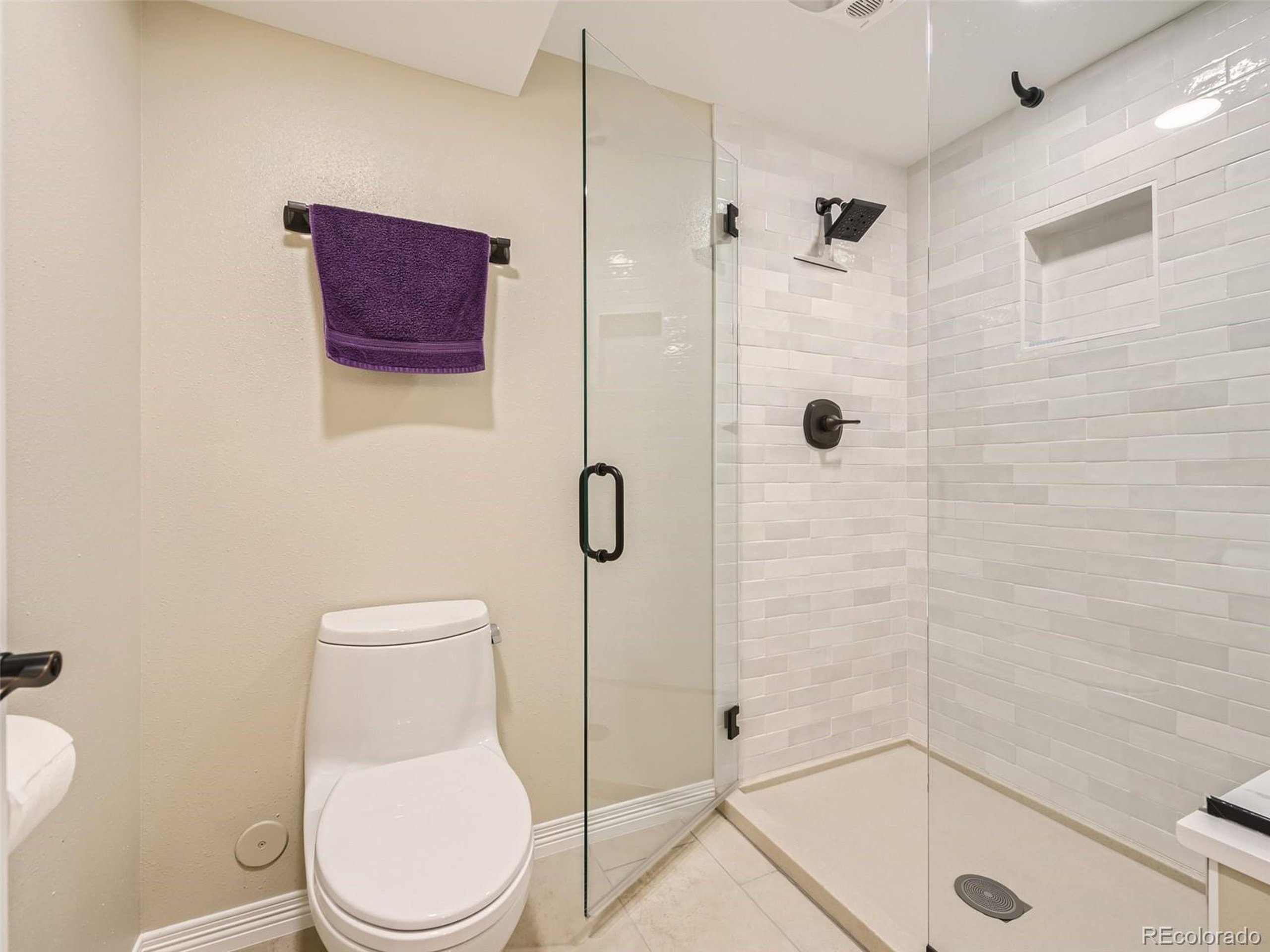 241 W Acoma Dr