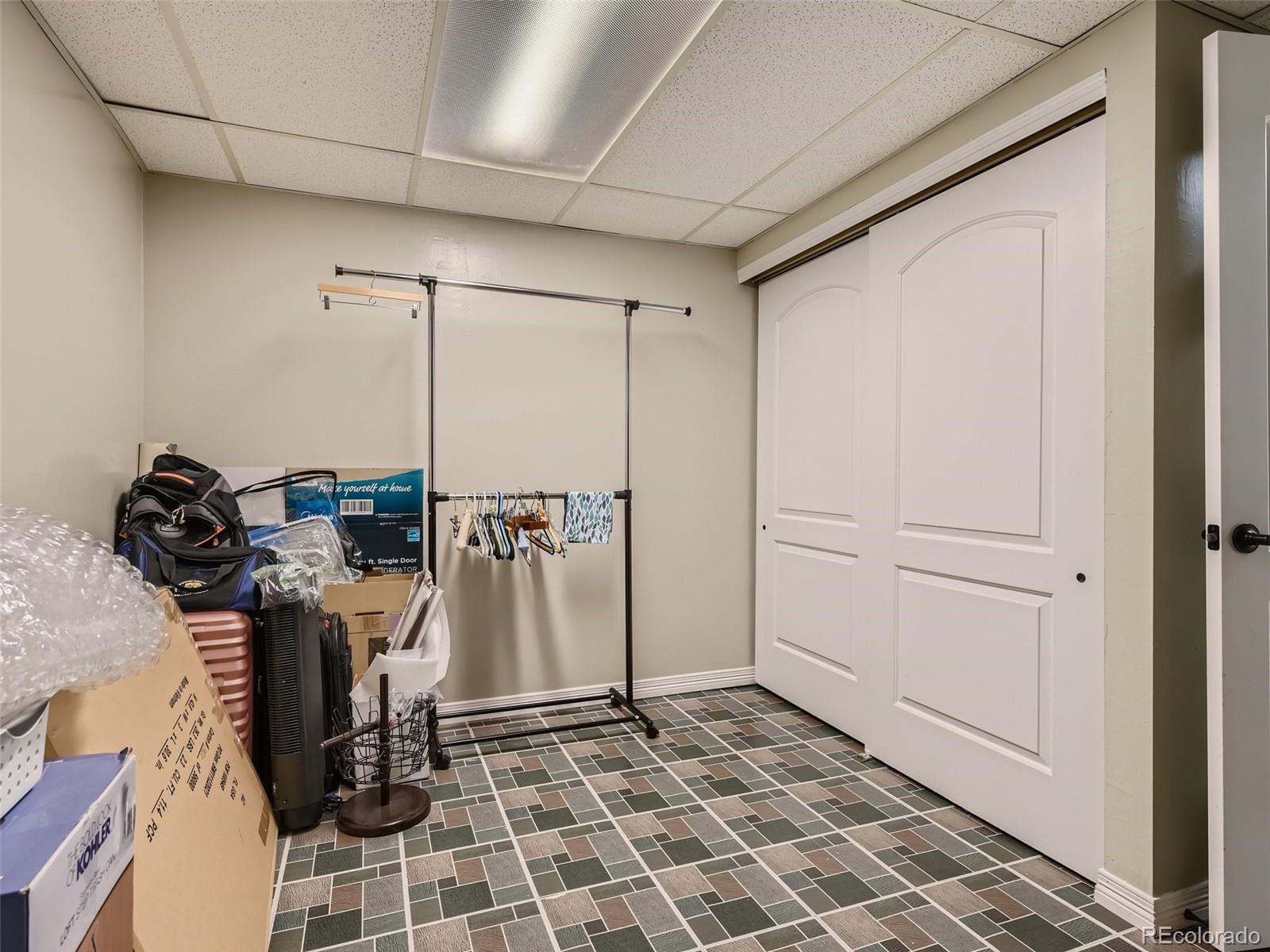241 W Acoma Drive