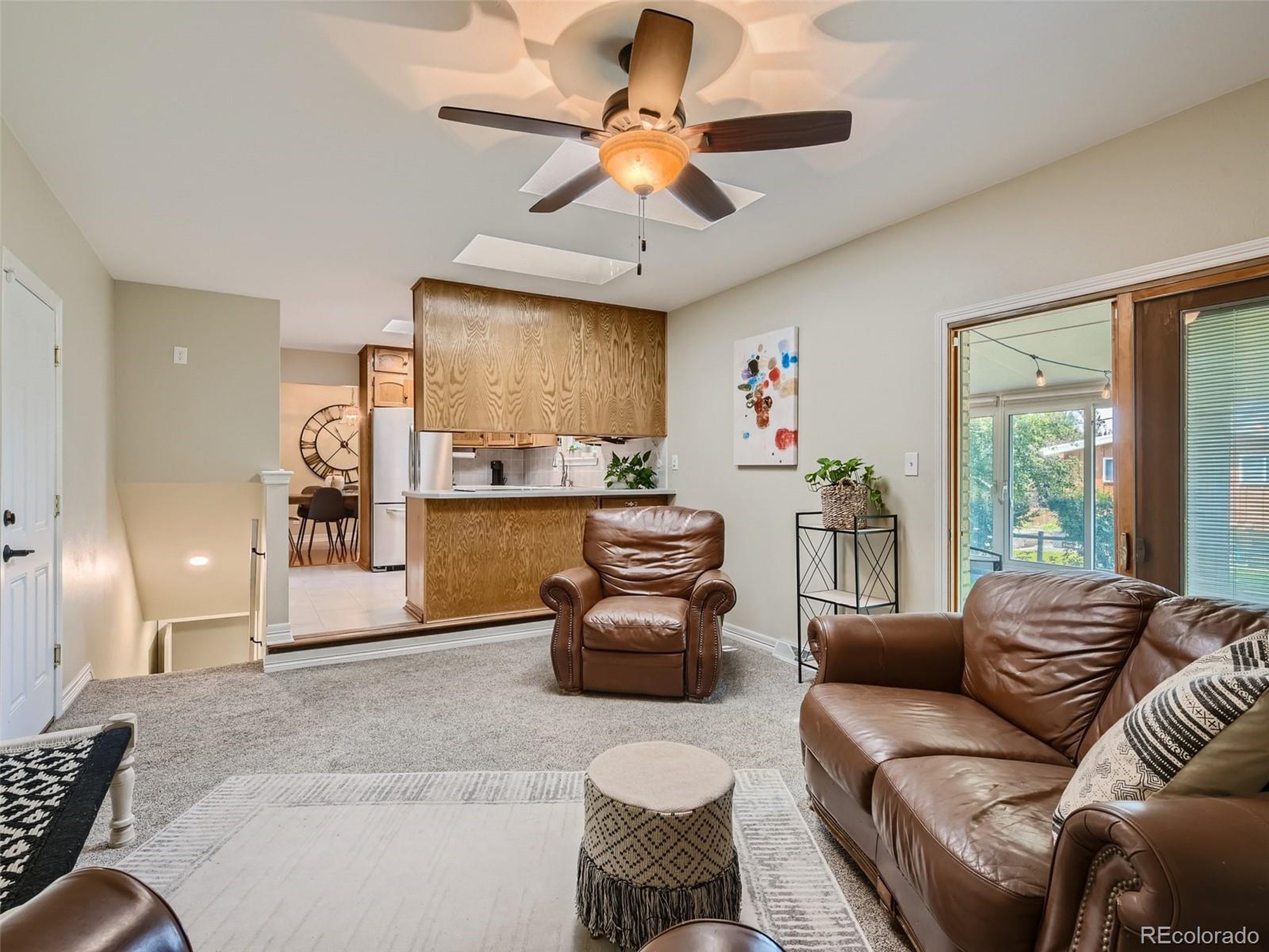 241 W Acoma Dr