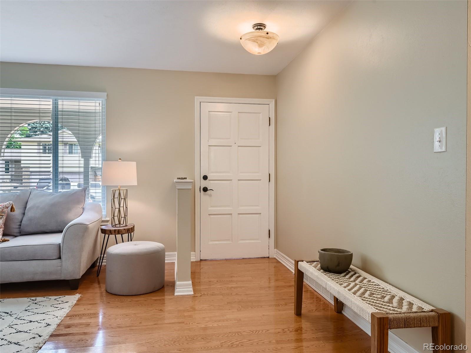 241 W Acoma Drive
