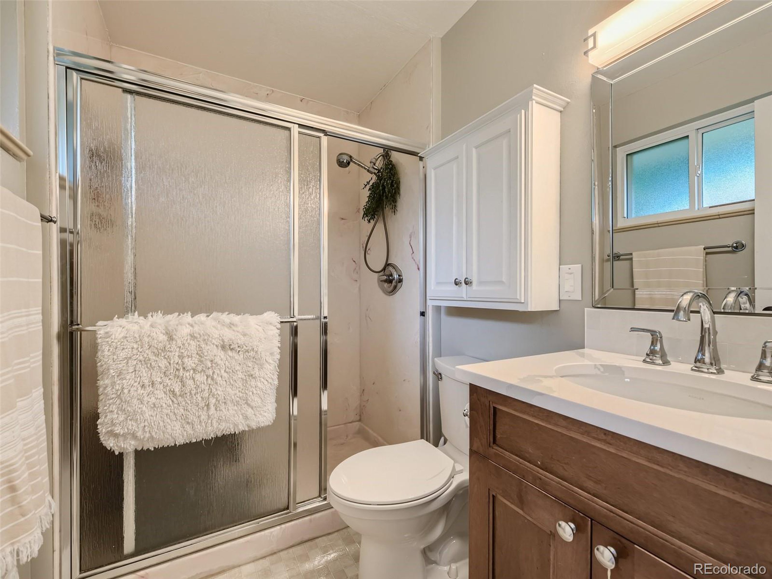 241 W Acoma Dr