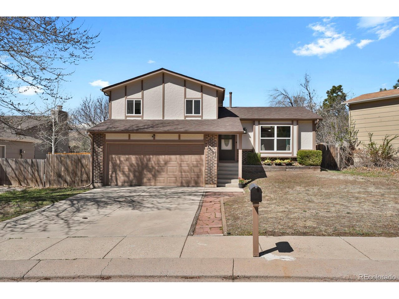 5950 Bourke Dr