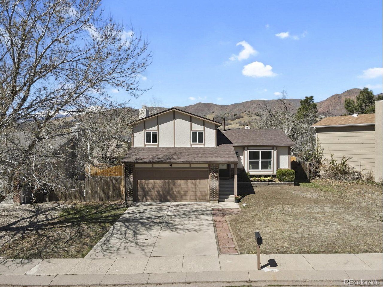 5950 Bourke Dr