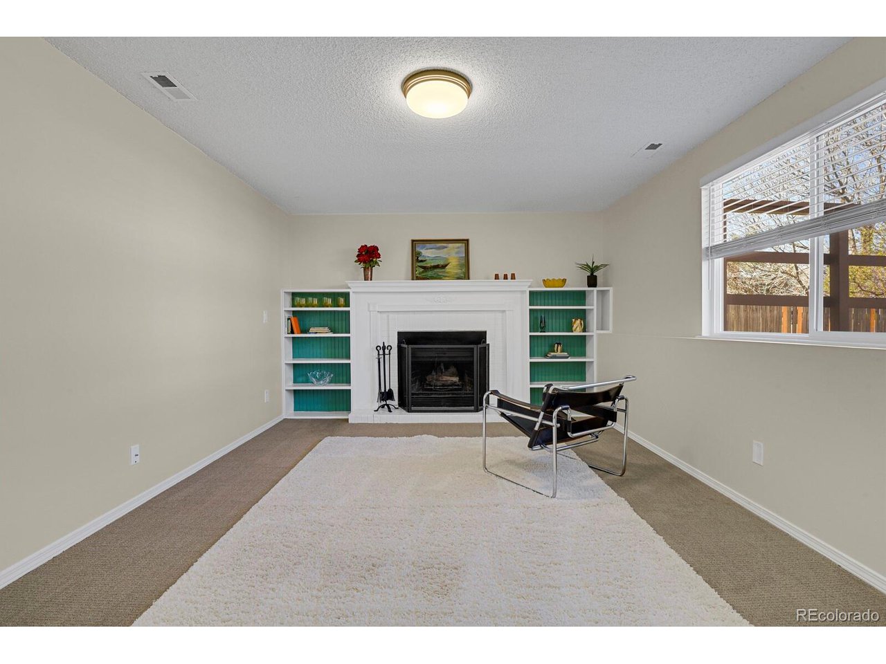 5950 Bourke Dr