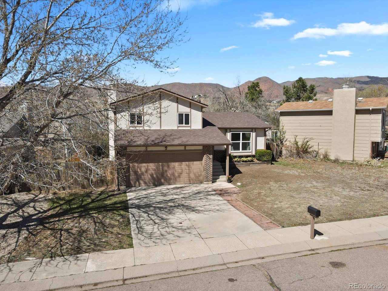 5950 Bourke Dr