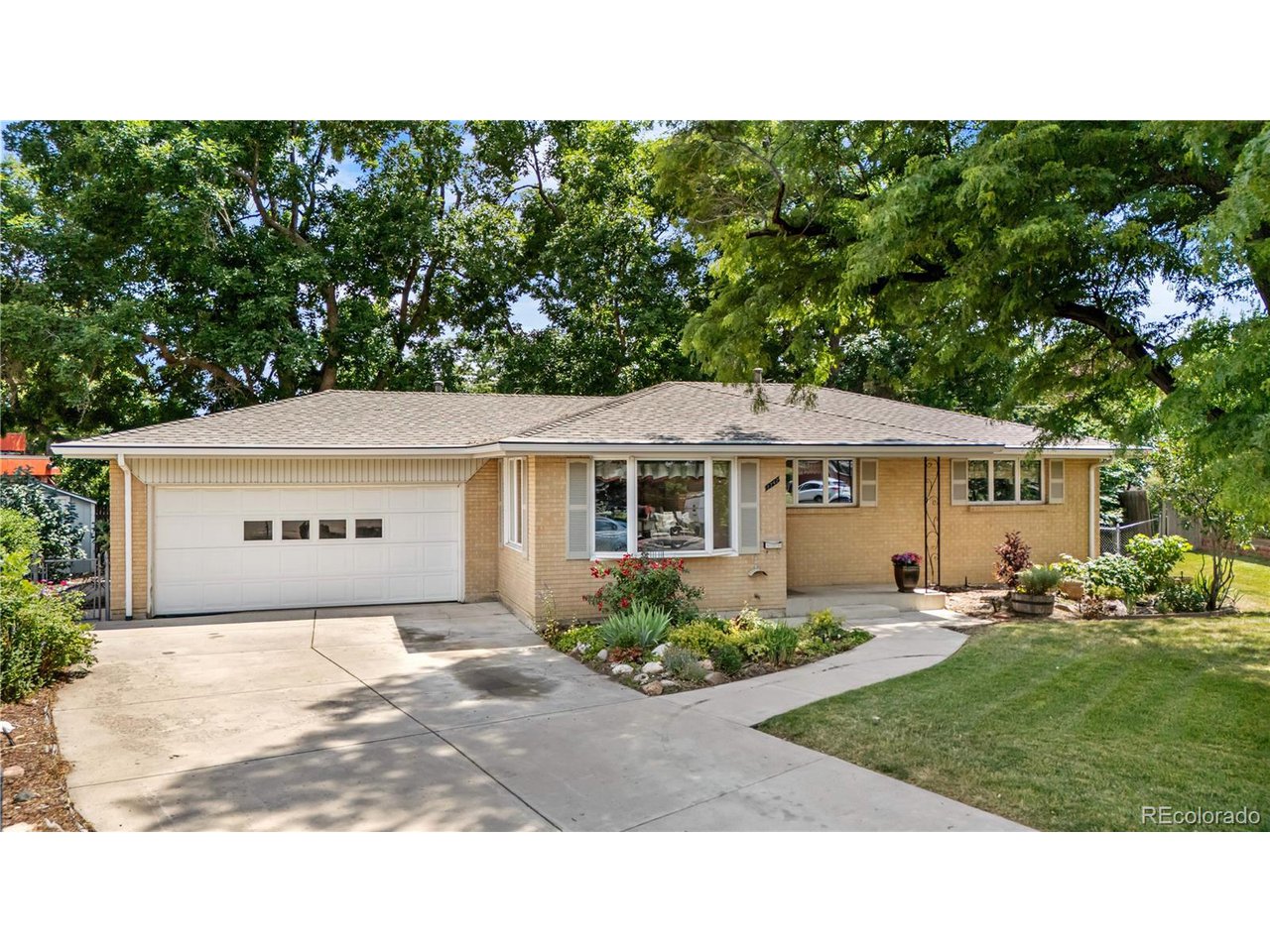 7742 W Florida Dr