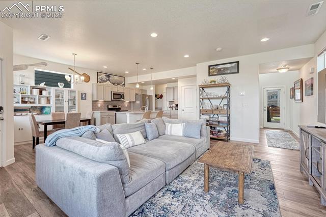 28428 E 8th Place