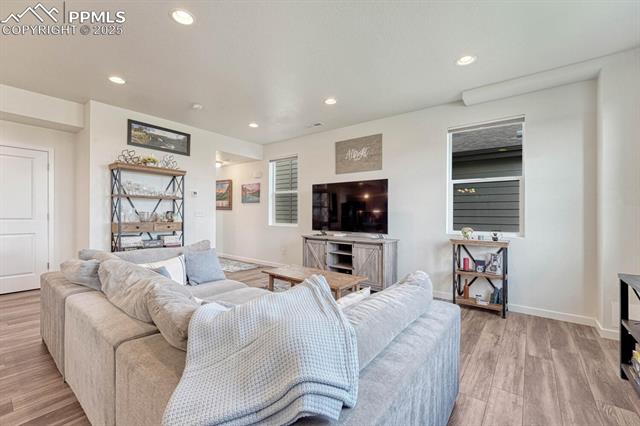 28428 E 8th Place