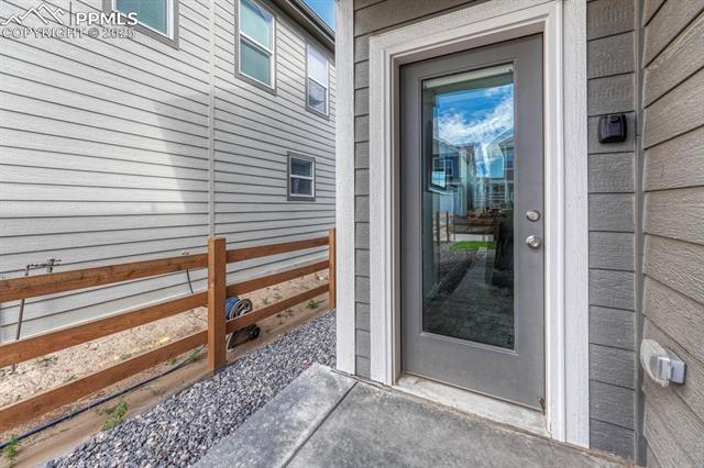 28428 E 8th Place