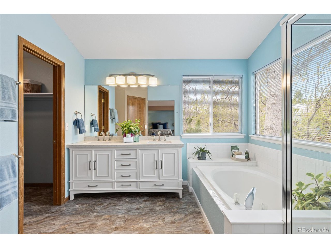 1898 Wilson Cir