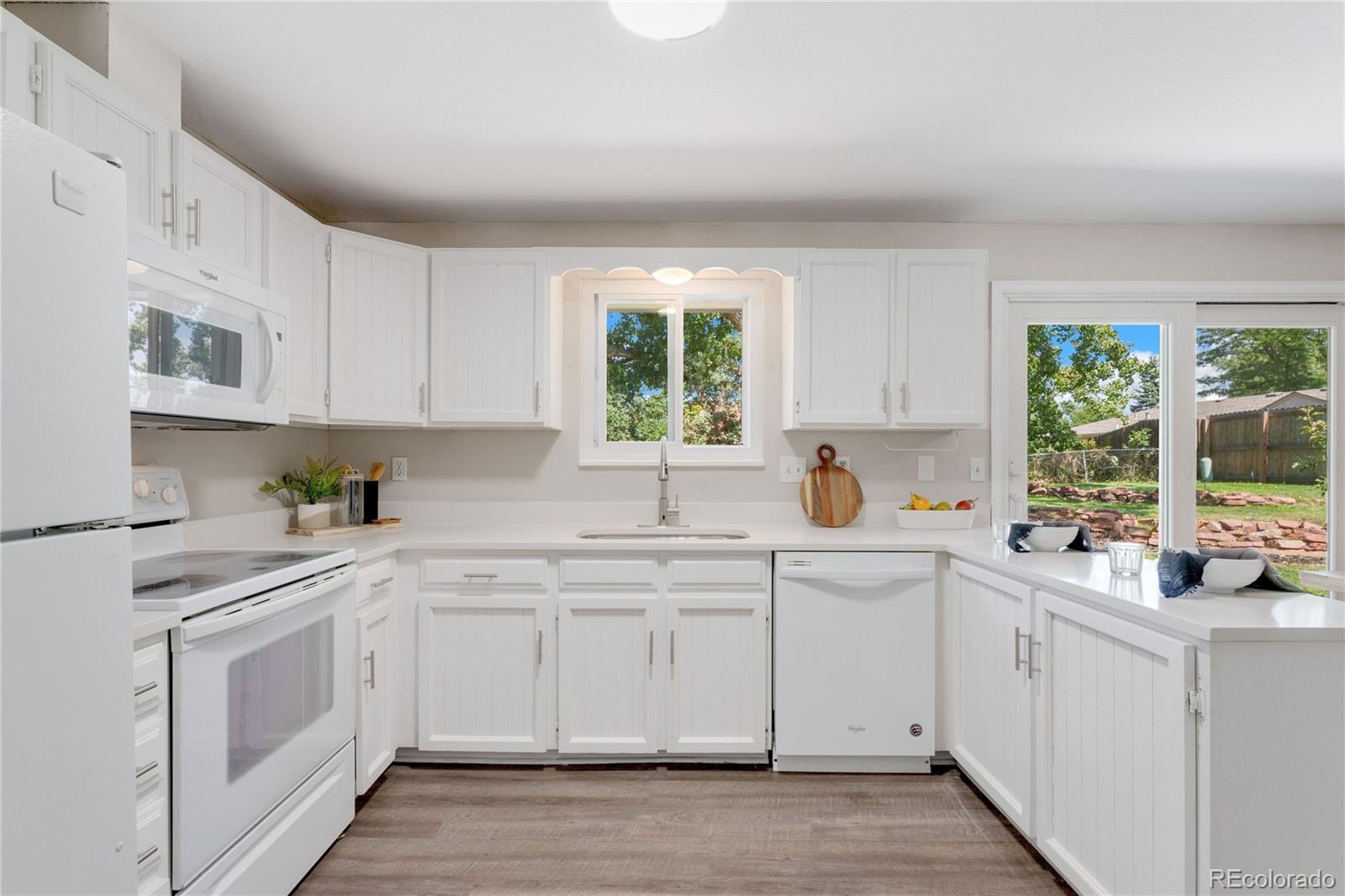 11059 W Saratoga Place