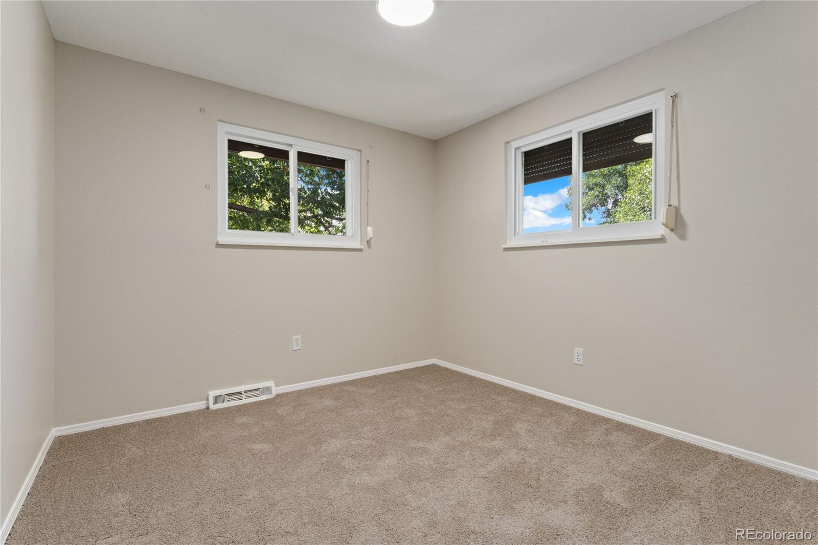 11059 W Saratoga Place