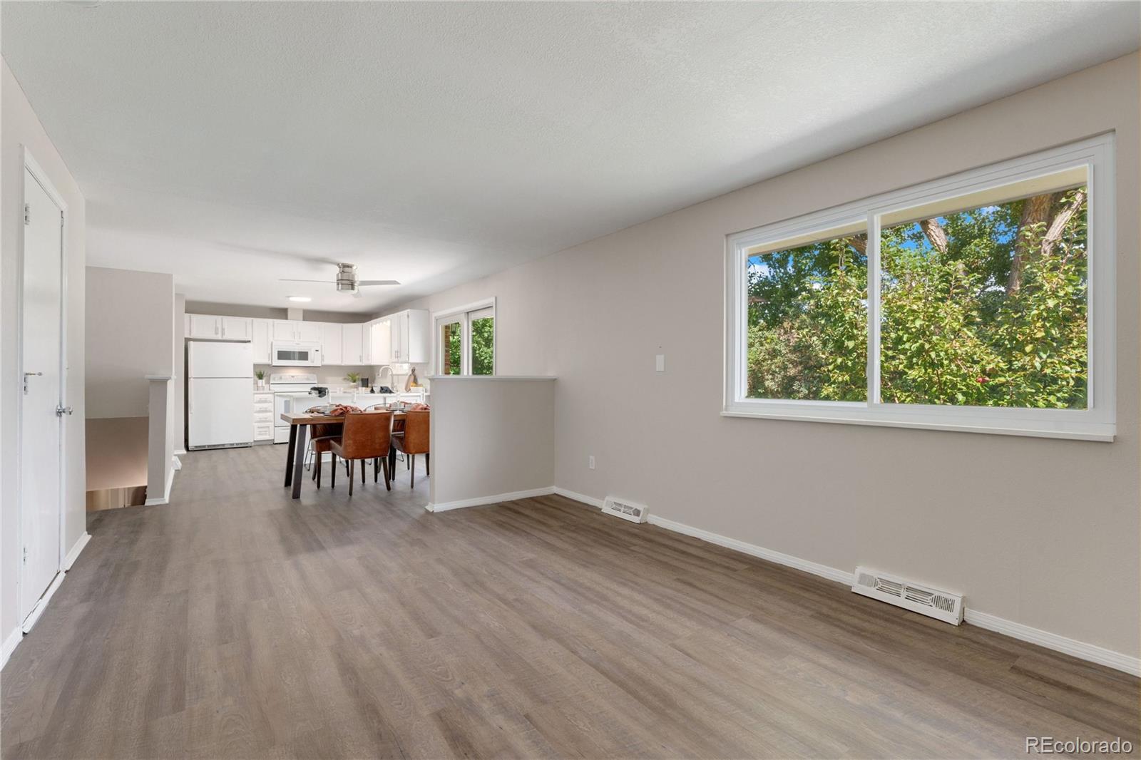 11059 W Saratoga Place