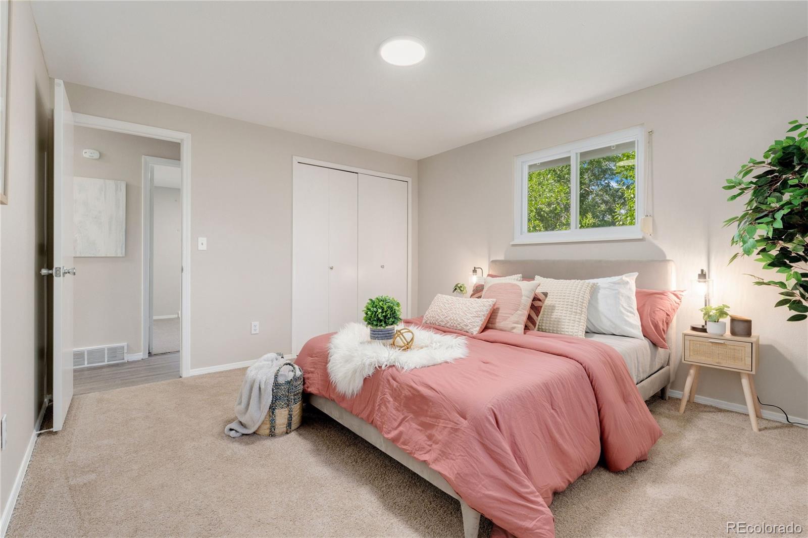 11059 W Saratoga Place