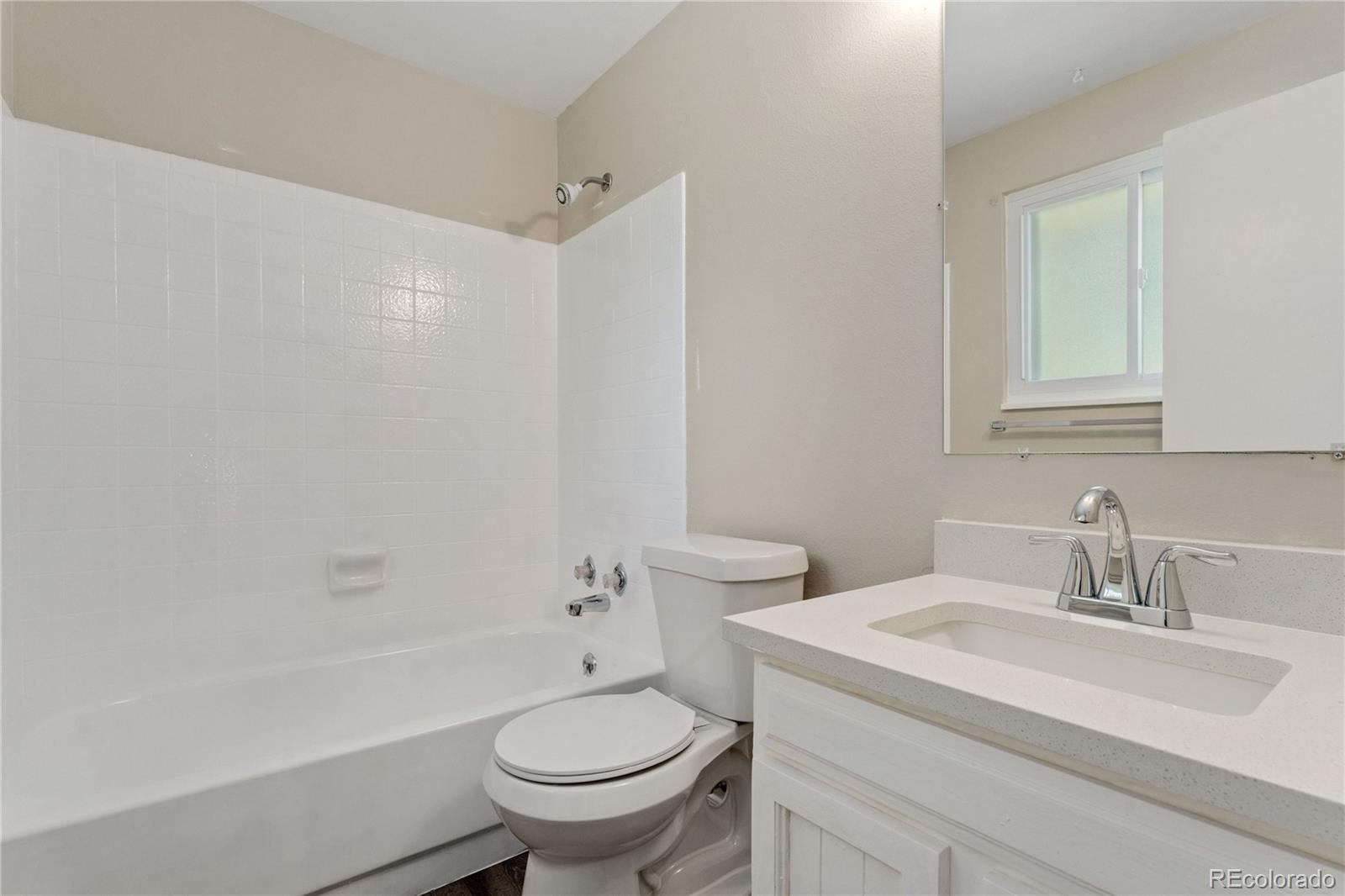 11059 W Saratoga Place