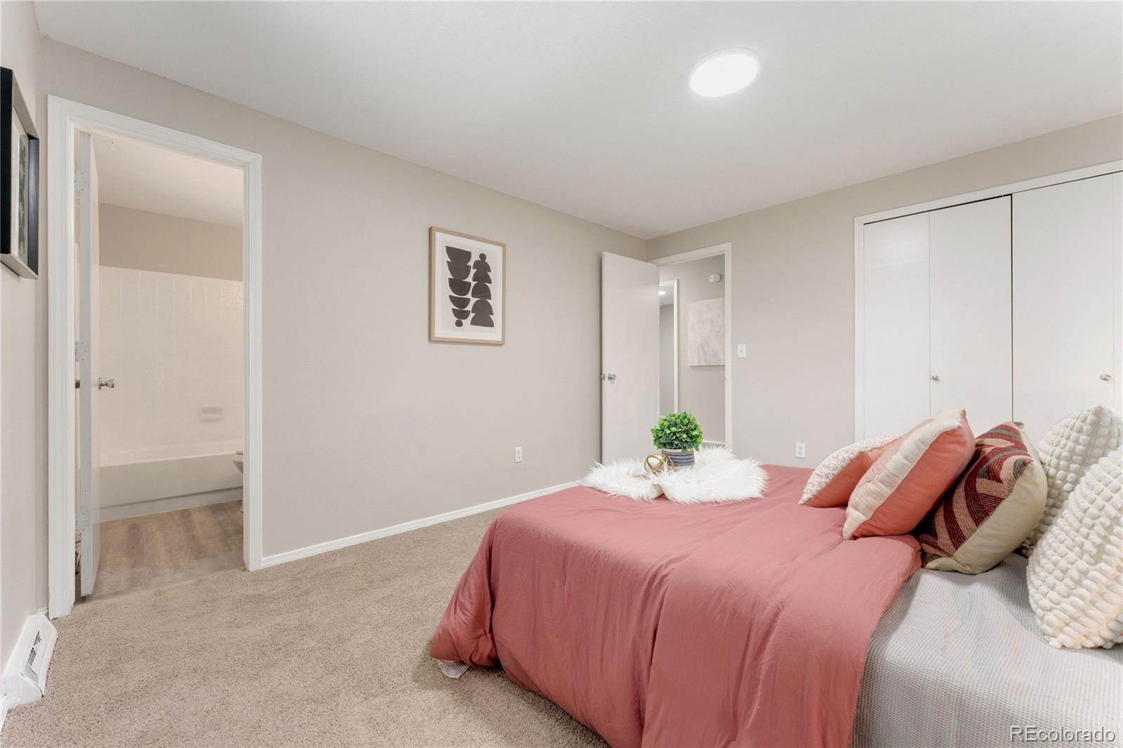 11059 W Saratoga Place