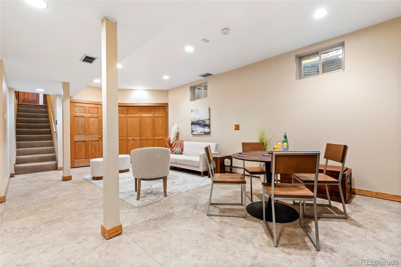 5996 N Villard Court