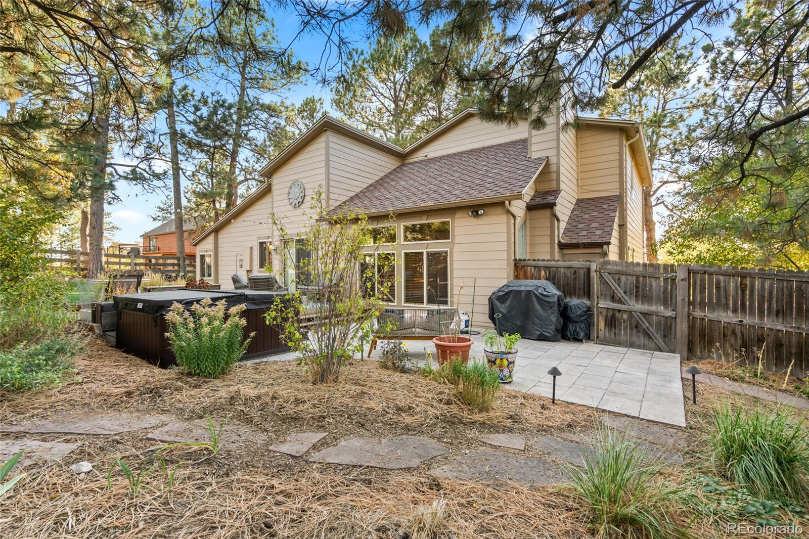 5996 N Villard Court