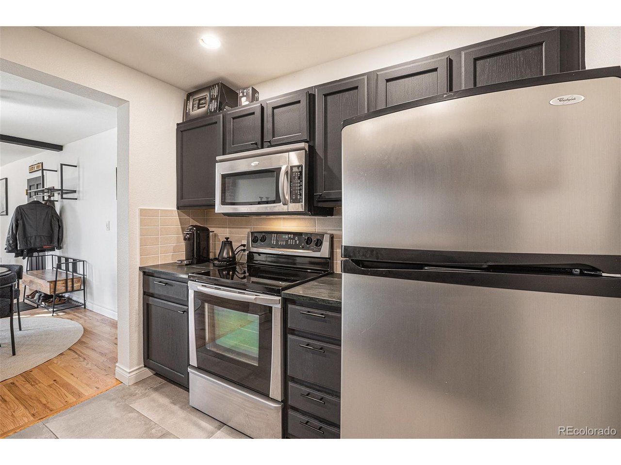 3249 W Fairview Pl 208