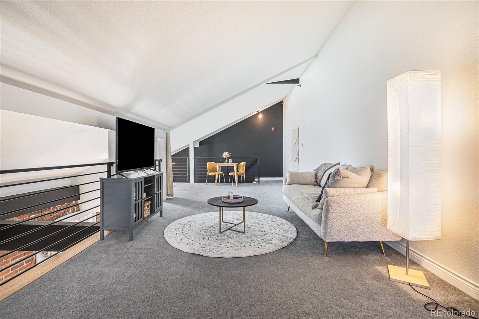 3249 W Fairview Place Unit: 208